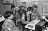 Scouter från Annestorpsdalens scoutkår i Lindome deltar i Jamboree on the air, JOTA, år 1983.

För mer information om bilden se under tillägginformation.