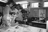 Scouter från Annestorpsdalens scoutkår i Lindome deltar i Jamboree on the air, JOTA, år 1983. 