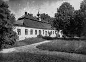 Skogaholms herrgård, huvudbyggnaden skänktes till Skansen 1929.