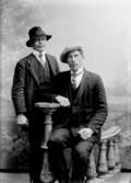 Två män.Alfred Andersson