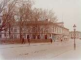 Två vånings bostadshus, f.d. Centralhotellet.
Grosshandlare Gustaf Anderssons hus.