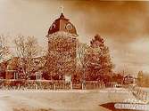 Hjulsjö kyrka, kyrkobyggnad med torn.
Bilden beställd till vykort.