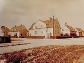 Fyra st. en och en halvvånings bostadshus.
Örnsro smålägenheter, 