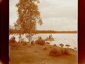 Stora Hemsjön, badande vid sjön, badplats.
Beställningsnr: KV-1736.