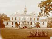 Brogårds Slott, tvåvånings slottsbyggnad.