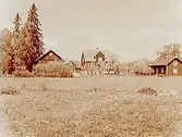 Håkansgården, envånings bostadshus med inredd vind, två envånings flygelbyggnader.
Edvin Pettersson