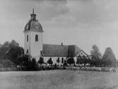 Rinkaby kyrka.
Bilden tagen för silverfat.