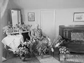 Hjärsta Missionshus, interiör, en äldre kvinna.
Fru Susanna Larsson på 70 årsdagen.