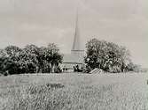 Hasslösa gamla kyrka.
( Nedrevs 1892 ).