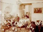 Fritz Eriksson på 50 årsdagen.Rumsinteriör, en man.