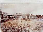 Garphytte Sanatorium, två och en halvvånings sjukhusbyggnader.