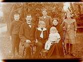 Familj med fem barn.Ernst Lundgren