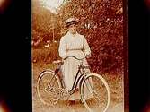 En kvinna med cykel.
Maria Gustafsson