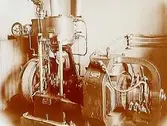 Dieseldriven generator.
AB Sveriges Förenade Trikåfabriker.
