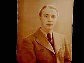 En man, bröstbild, Karl Erik Lindskog.Sam Lindskogs privata bilder.
