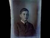 En pojke, bröstbild.Sven LindskogSam Lindskogs privata bilder.
