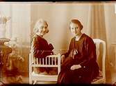 Två flickor.Märta Lindskog och Ellen Johansson.Sam Lindskogs privata bilder.