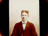 En ung man, bröstbild.Rudolf Karlsson