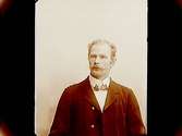 En man, bröstbild.Oskar Lenndahl