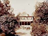 Strömparterren, restaurangbyggnad.
Bilden tagen i trädgården, omkring slutet av 1800-talet.