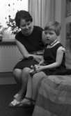 Orubricerad 7 april 1967
Tyska förskolebarn från Väst-Berlin kom till ferieföräldrar. Femåriga Karin Carstel hos familjen Lindgren.