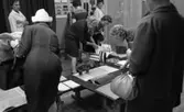 Vävskolan 16 maj 1965.

Utställning på Vävskolan.