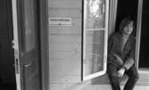 Barnavårdslokalen i Lillån 14 september 1966

En pojke sitter i ett öppet fönster på mottagningen till distriktsköterskan.