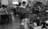 Klänningsfabrik 23 november 1966

I en klänningsfabrik sitter sömmerskor och syr vid symaskiner.
En kvinna i förgrunden lägger i tyg i en uppsamlingsbox. Hon är klädd i vit blus, svart kjol och har vita tofflor på fötterna.














 













































































































































































 
































                                                                                                                                                                                                                                                                                                                                                                                                                                                                                                                                                                                                                                                                                                                                                                                                                                                                                                           























































































































                                                





















































































































































 
































                                                                                                                                                                                                                                                                                                                                                                                                                                                                                                                                                                                                                                                                                                                                                                                                                                                                                                           























































































































                                                


































































   










































 













































































































































































































 
































                                                                                                                                                                                                                                                                                                                                                                                                                                                                                                                                                                                                                                                                                                                                                                                                                                                                                                           












































