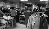 Reakarusellen, 28 december 1965

Klädesbutik