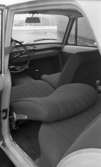 Bilnummer 30 mars 1966

Bilinteriör. Förarsätet är nedfällt.