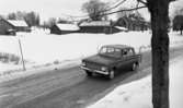 Ny bil(Moskovich), 30 mars 1966

Moskvitch 408 kör ute i Lillån