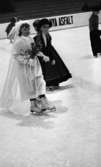 Maskis på vinterstadion kostymfest 25 februari 1965

Barn utklädda till brudpar.