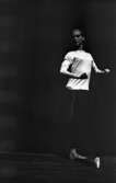Viveka Ljung 3 mars 1965.

Balett. Under övning. Viveka i balettpose.