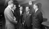 Mosåsflicka, Brandkårsuppvisning, Harar, Transportkillar 27 maj 1967

Fem herrar klädda i kostymer, skjortor och slipsar står och samtalar.