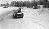 Ny Mercedes, 21 januari 1966

Prövning av nya Mercedes Benz 250 ute på snöig väg.