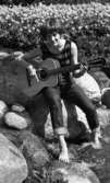 15-årig trubadurdiktare, Feriejobb, Lika damer 
5 juni 1967