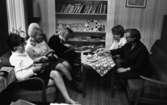 Syster Rut med ungdomar 30 november 1966.