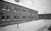 Anstalten Kumla 12 februari 1965.

Fängelsebyggnad.