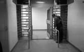 Anstalten Kumla 12 februari 1965.

Avdelningsdörr inne i fängelset.