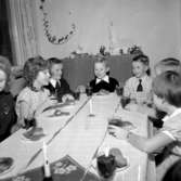 Rosta kvinnoklubbs julfest.
11 januari 1955