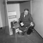 Barnens farliga värld. Bildsida.
28 maj 1955