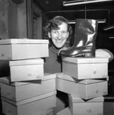 Agafabriken, Skofabriken. Kumla.
Bildsidan.
4 december 1954.