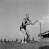 Friidrottstävlingar på Eyravallen.
19 juli 1955.