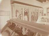 Örebro Läns Museum, högreståndsavdelningen.Interiör mot norr från konstslöjdssalen före omordnandet 1948.