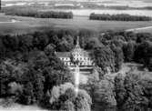 Flygfoto över Segersjö Slott, Odensbacken.
Bilden tagen för vykort.