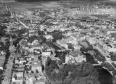 Flygfoto över Örebro, Örebro Slott, Nikolaikyrkan, m.m.