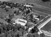 Flygfoto över Åmmebergs skola.
Bilden tagen för vykort.
Förlag: Axel Hagberg, Åmmeberg.