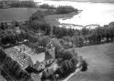 Flygfoto över Viby kyrka.
Bilden tagen för vykort.
Förlag: E. Skagerlinds Pappershandel, Vretstorp.