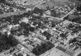 Flygfoto över Askersund.
Bilden tagen för vykort.
Förlag: Askersunds Musik- & Missionsbokhandel.