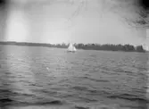 Segelbåt.